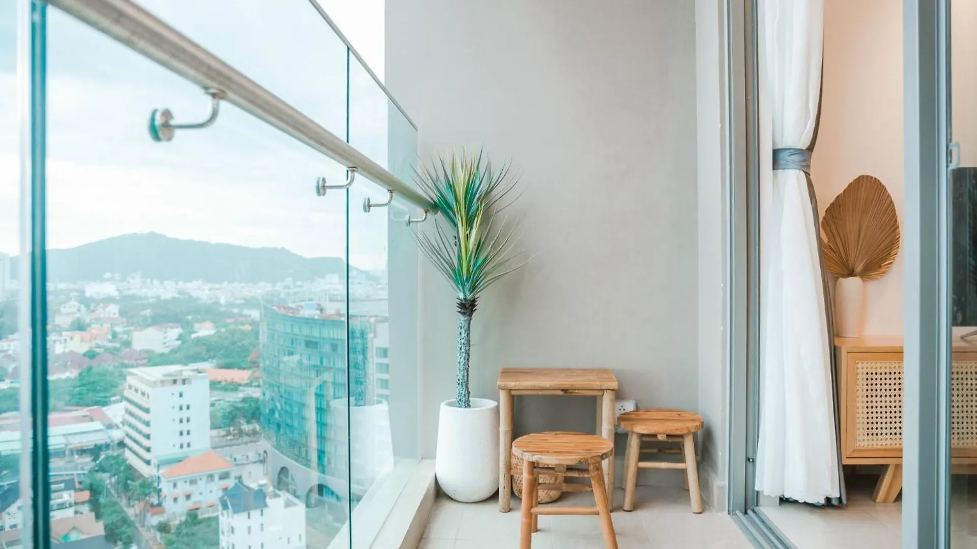 Can Họ The SóNg VũNg TàU - Long Homestay Apartment